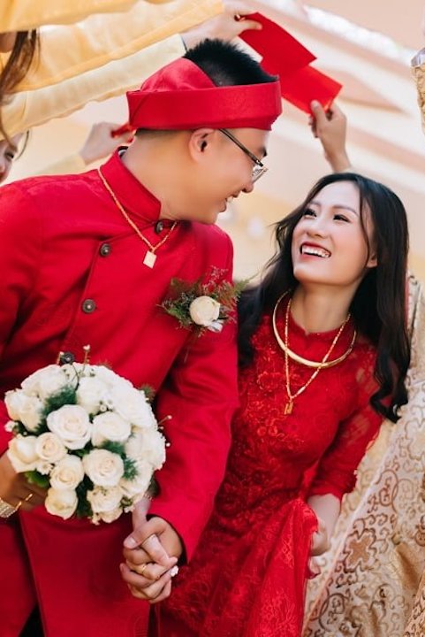 Nhẫn cặp vàng 18K đủ tuổi có gì khác so với nhẫn 18K đại trà - Lựa chọn trang sức đúng đắn